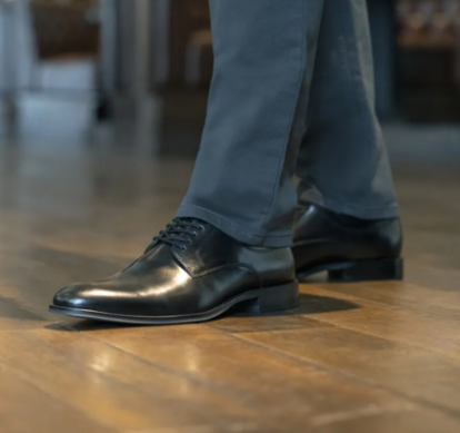 Atklāj Florsheim: elegances un komforta apvienojums vīrie&scaron;u apavu pasaulē